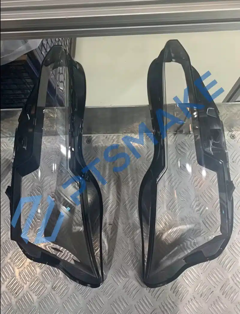 Moulage de pièces automobiles transparentes en 2k