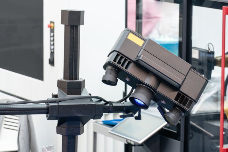 3D scanner setup in a manufacturing environment.