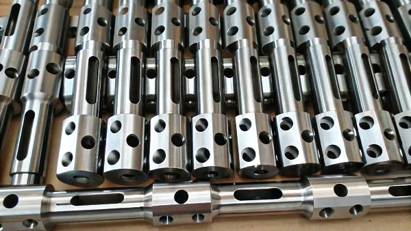 Gestapelte Metallpufferkomponenten mit präziser CNC-Bearbeitung