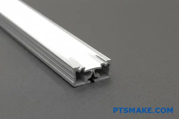 Grande plano do perfil de alumínio do LED com fita para dissipação de calor